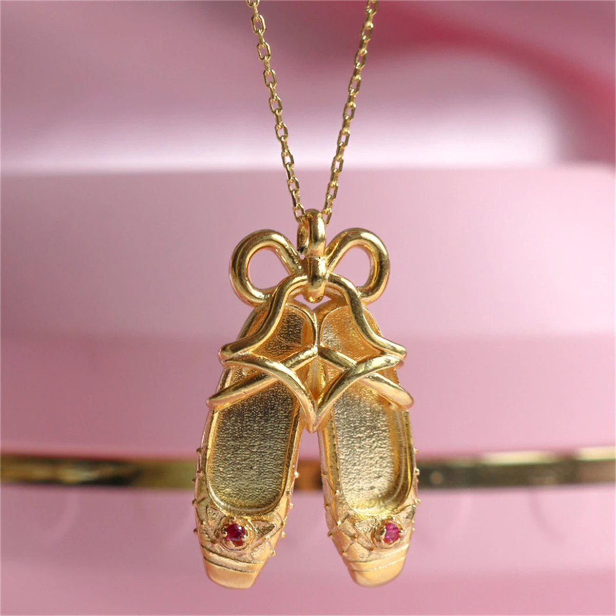 Princess's Dance Shoes Necklace Ballet Dance Shoes Pendant Plated with True Gold Color Preserving Collar Chain Jewelry