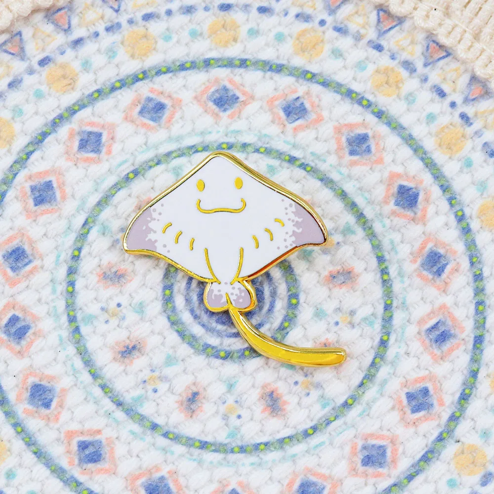 Kawaii Manta Ray Enamel Pin Cute Cartoon Stingray Lapel Pin Funny Sea Creature Jewelry