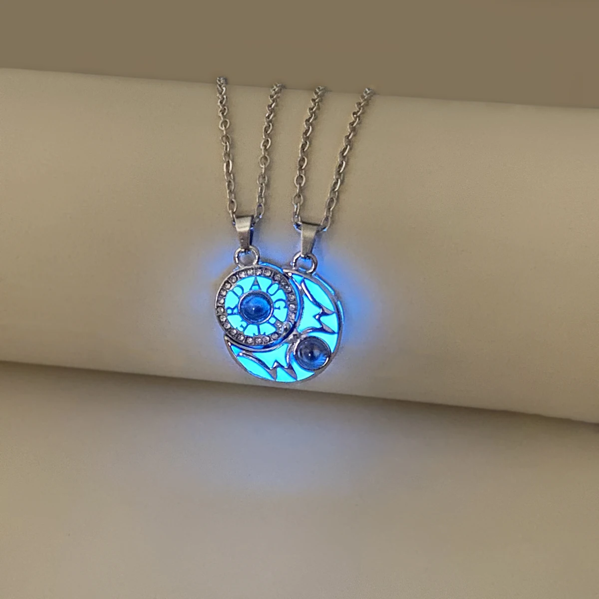 2-Piece Set Luminescent Mother-Daughter Necklaces with Dual Projected Sun-Moon Design 100 Languages Say 'I Love You' Jewelry