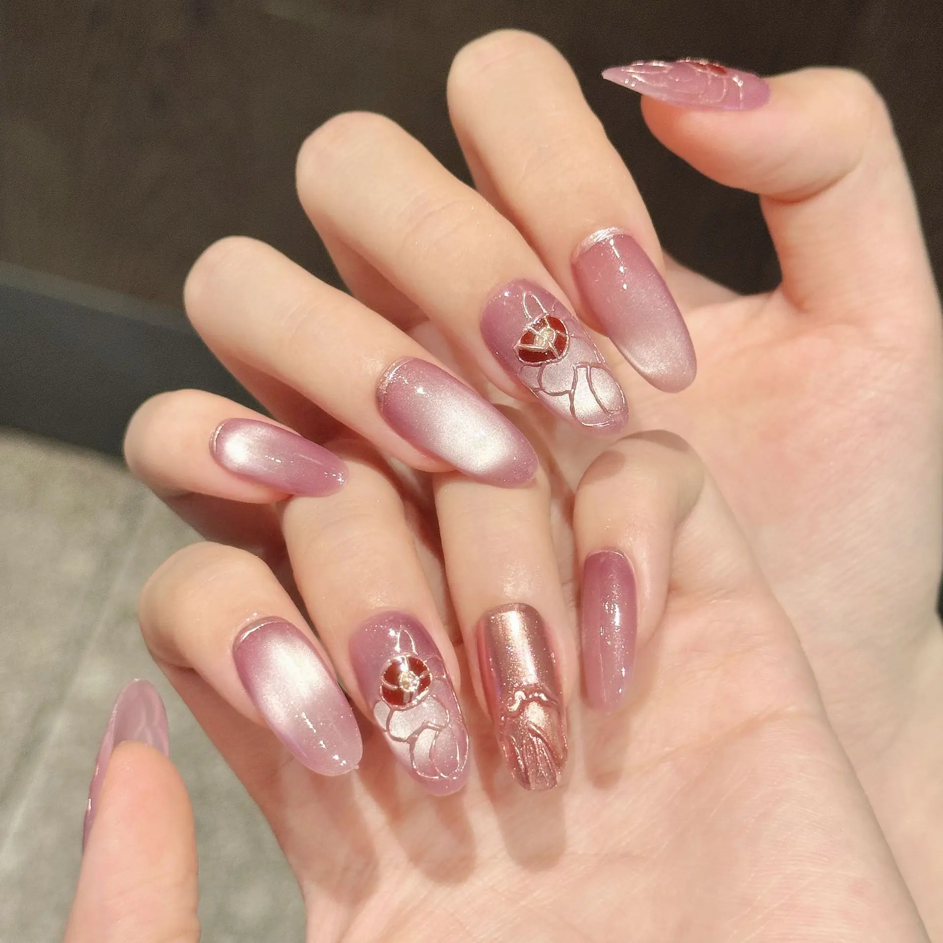 10 stuks handgemaakte pers op nagels glanzende magische spiegel roze kattenoog nep nagel handgeschilderde prachtige bloem charme amandel valse nagel