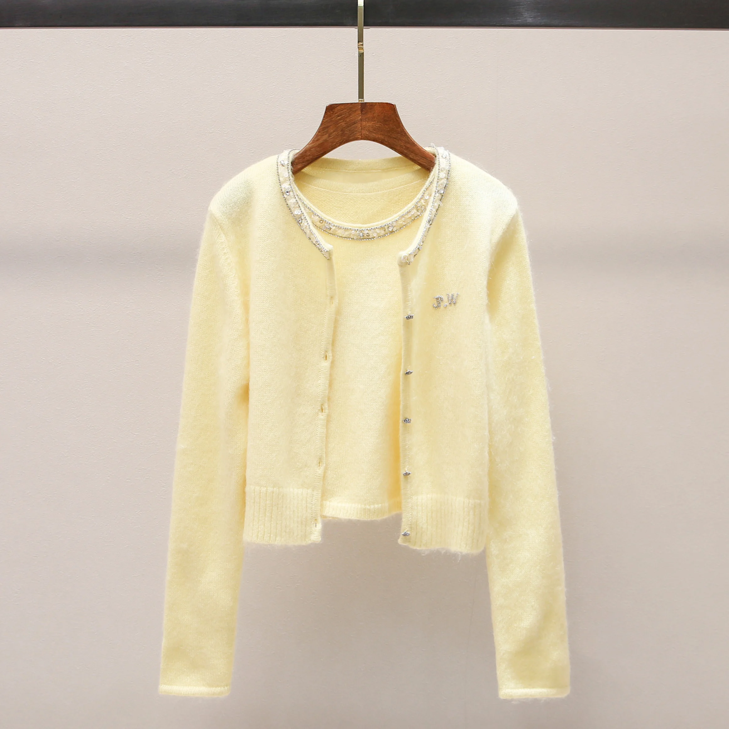 

Sweet Sle Knitted Diamond Decorated round Ne Sweater And Vest Set Women's Faion Polyester Fiber Long Sve ort Coat