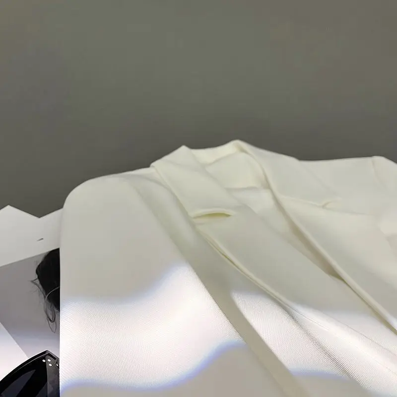 

Ele White Casual Commute Women's Suit Jaet Spring Autumn 2024 New Korean Sle Long Sve Button Detail