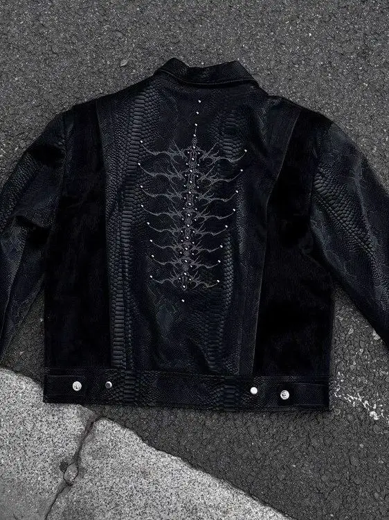 

Мужская кожаная куртка-косуха с узором «Змеиный глаз» и вышивкой, свободного кроя, молодежная, трендовая, с длинными рукавами, весна-осень