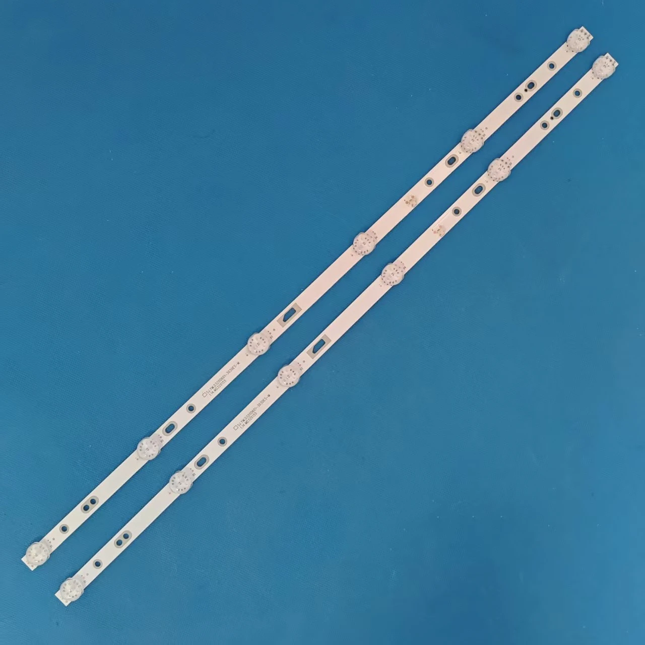 LED strip for SJ.YM.D3200601-3030ES-M 1.14MD320155 Telenova 32D4001 32LP2020 SKYLINE 32YST5970 RCA RTV32Z2SM OLTO 32H337