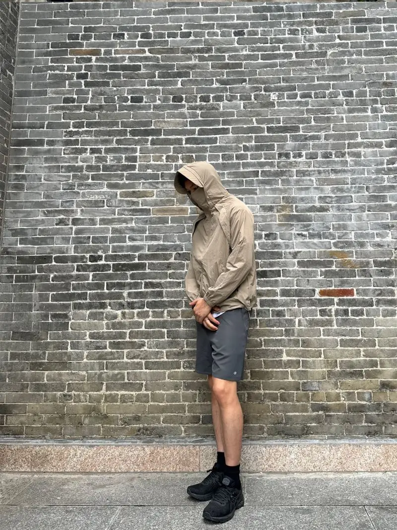Herren Sommer-Kühljacke mit Sonnenschutz UPF50+, Schnelltrocknend, Atmungsaktiv, mit Kapuze, Windbreaker für Outdoor-Aktivitäten, Wandern, Camping, Radfahren – Detail 19