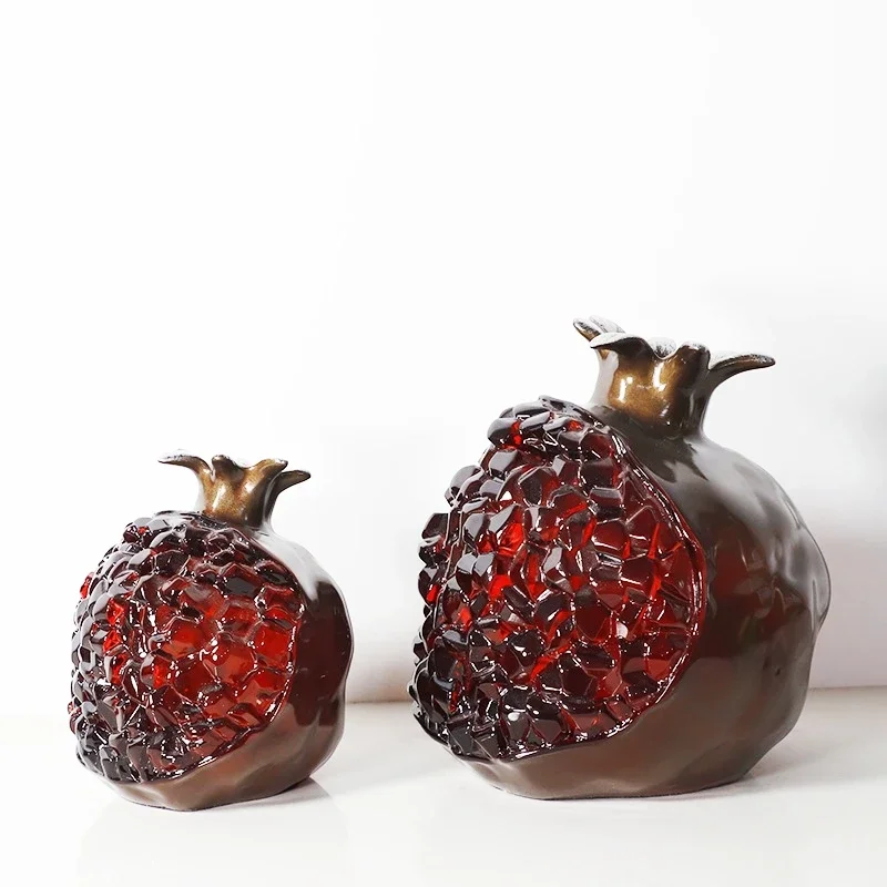 

Resin Pomegranate Sculpture Artificial Fruit Red Transparent Decorative Figurines Home Decoration Accessories