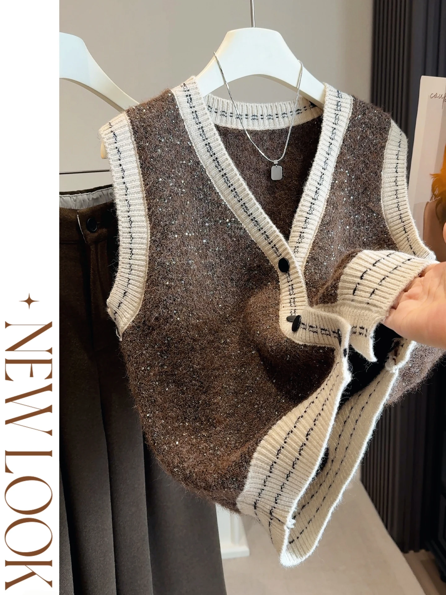 Fashion Sequin Color Contrasting V-neck Knitted Vest Women's Autumn Winter Loose Sleeveless Knitted Cardigan Stacked Waistcoat
