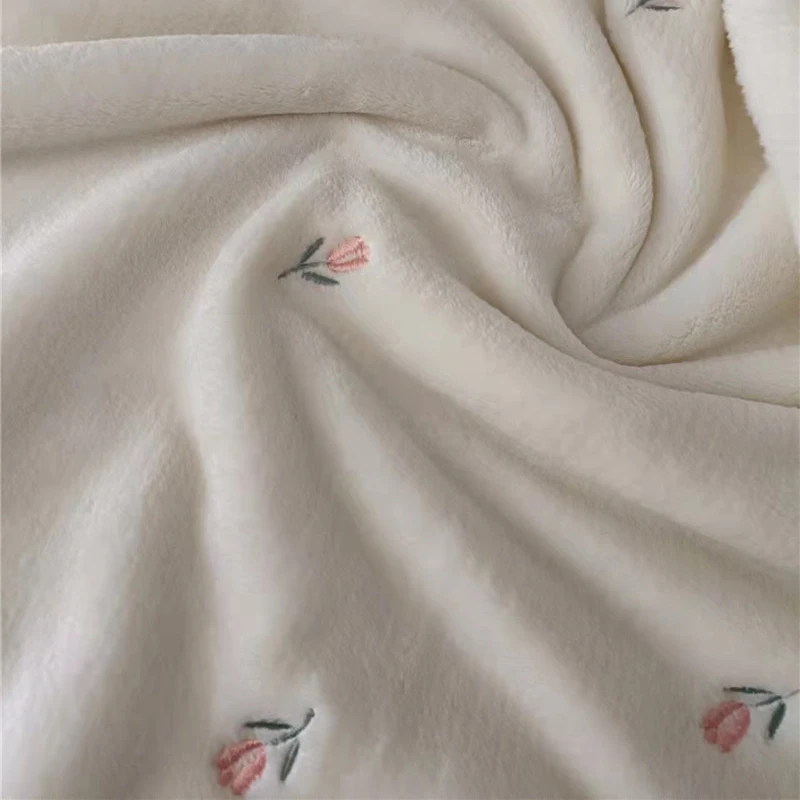 بطانية أطفال مطرزة على شكل دب زيتون كوري ، رميات صوف مرجاني ناعم ، لف قماط للأطفال حديثي الولادة ، غطاء لعربة الفراش