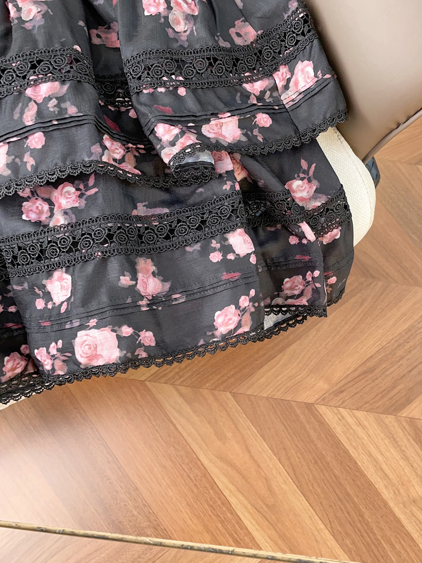 تنورة Ele ort بطبعة زهور للنساء لخريف وشتاء وصلت حديثًا تنورة بتصميم عتيق بخصر عالٍ على شكل حرف a