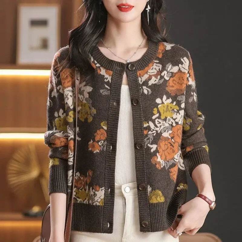 

Knitted cardigan for women short sweater jacket outerwear 2025 spring and autumn new and fashionable jacquard round neck top