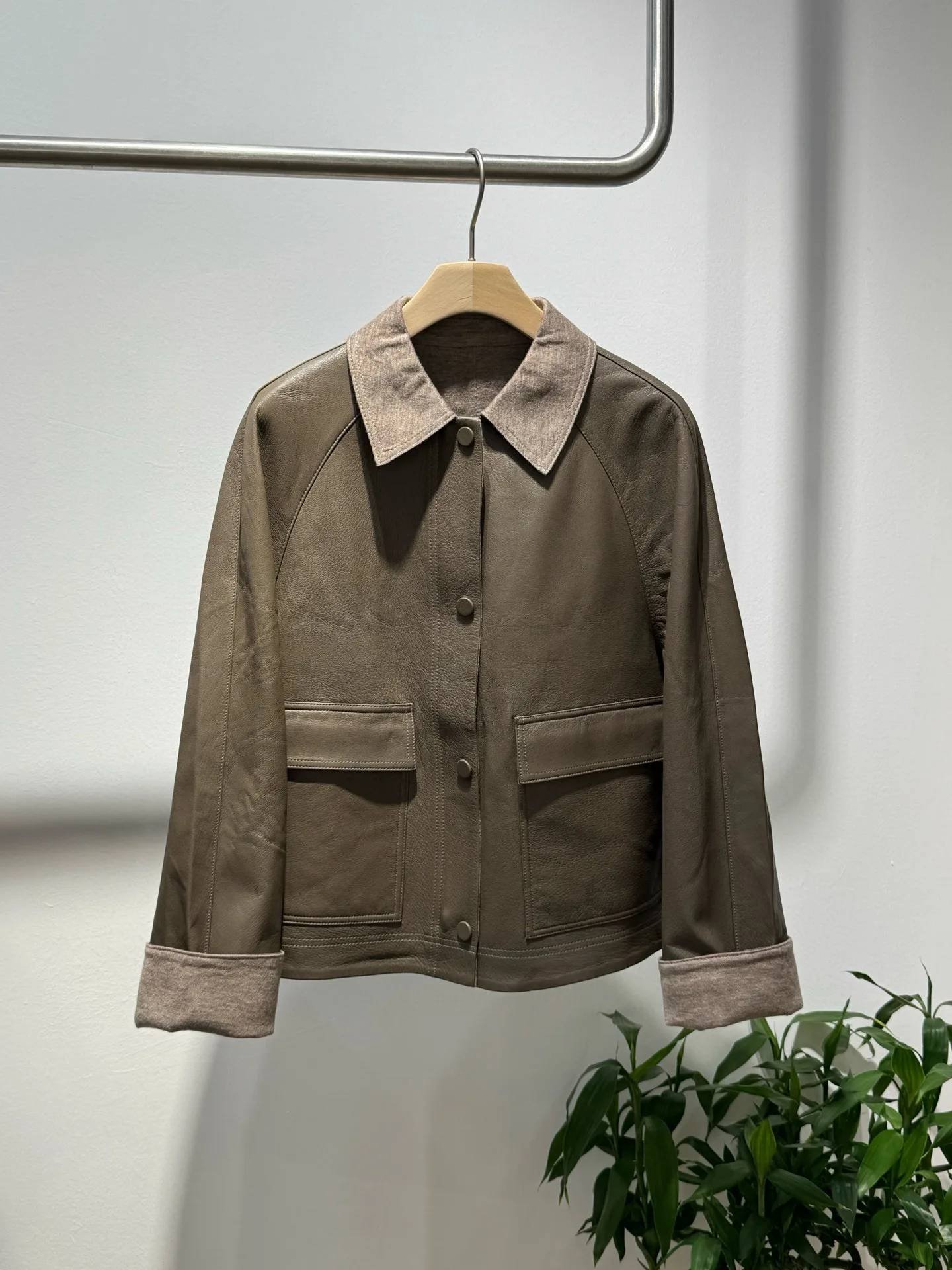 Giacca in pelle di pecora con risvolto vintage da donna nuova autunno di alta qualità