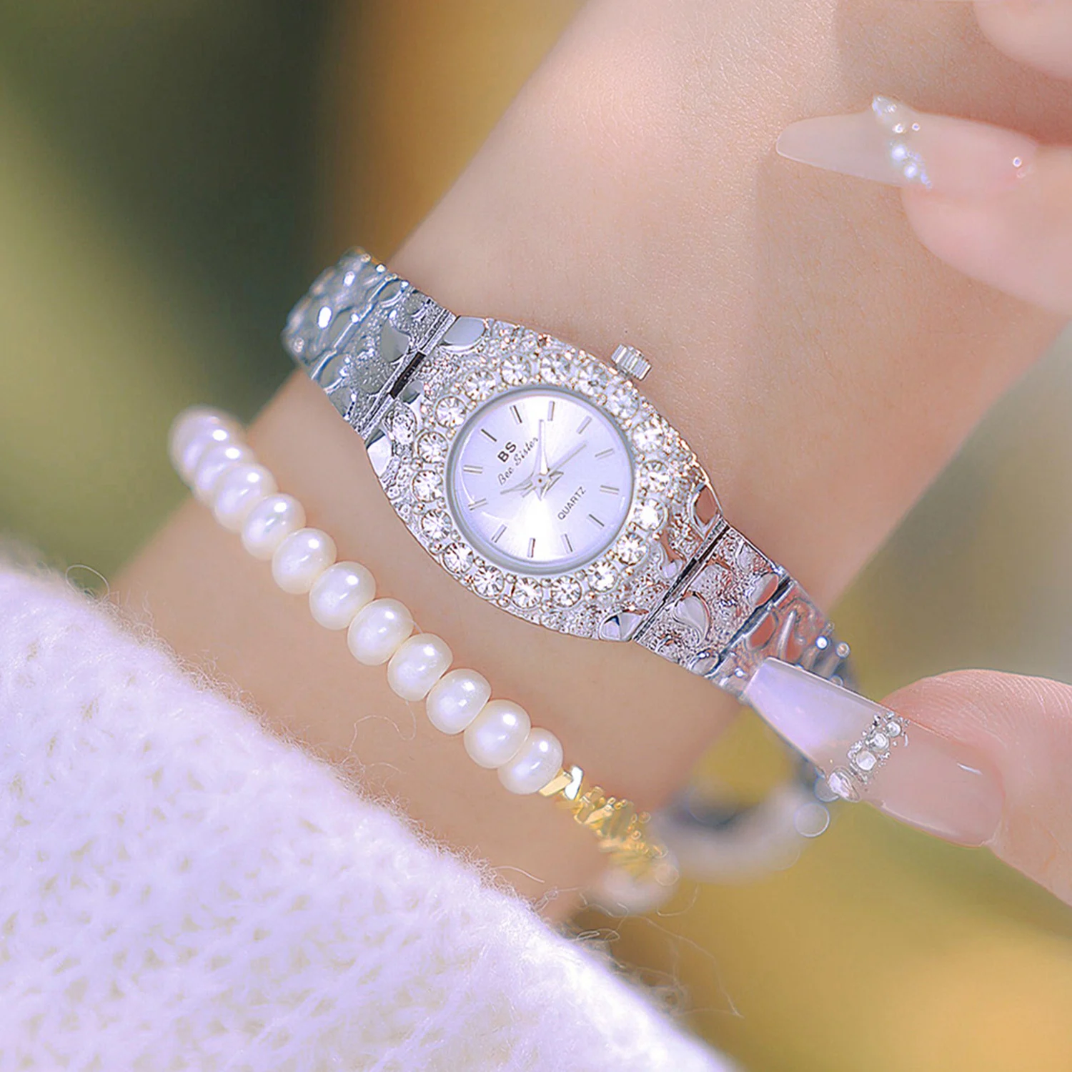 Luxury Diamond Women\'s Watches High Quality Golden Bracelet Fashion Quartz Wristwatch Ladies Watch Dress Gifts montres femmes
