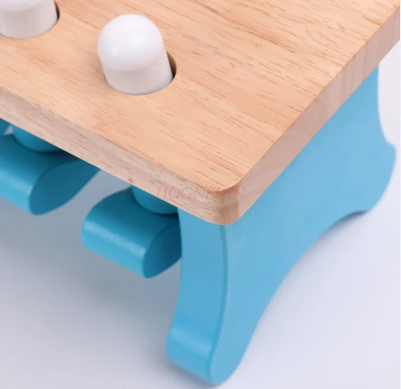 Desenvolvendo brinquedos educativos para crianças são beneficáveis para inteligência e brinquedos de mouse de campo de jogo