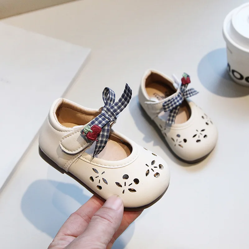 Summer Baby Walking Sandals 2026new Korean Version Bow Child Flat Shoes Fashionable Girls Anti Slip Hollow Out Versatile Sandals