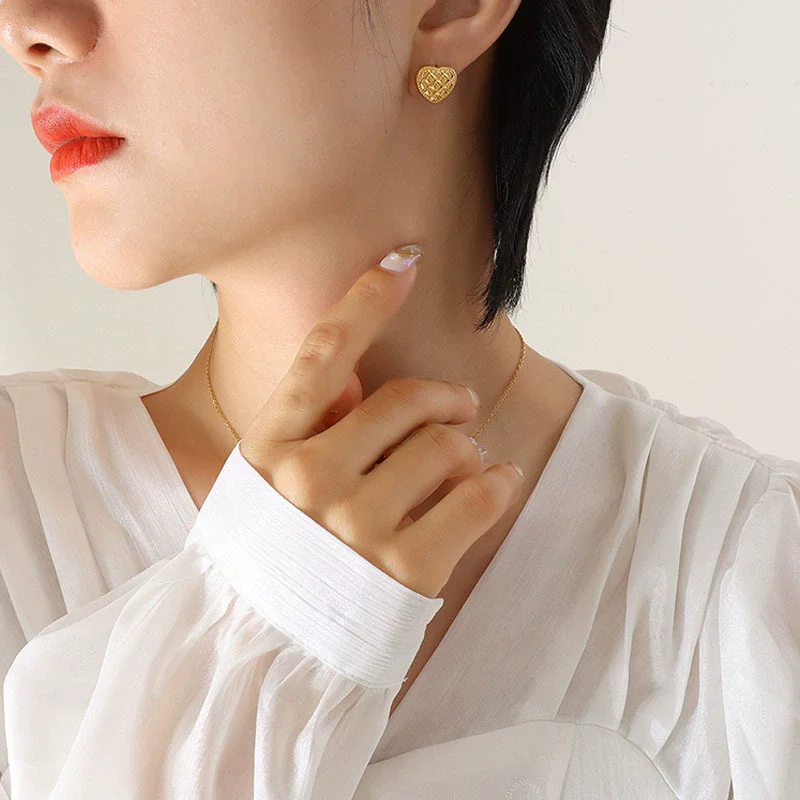 أقراط من الفولاذ المقاوم للصدأ للنساء أقراط صغيرة مطلية بالذهب على شكل قلب مجوهرات جمالية إكسسوارات الزفاف هدية #5