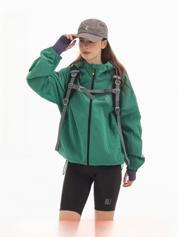 DSU Spring 2026 Outdoor Nylon Plaid Jacket Women's Sporty Hooded Water-Resistant Long Sleeve Zipper Closure Regular Length