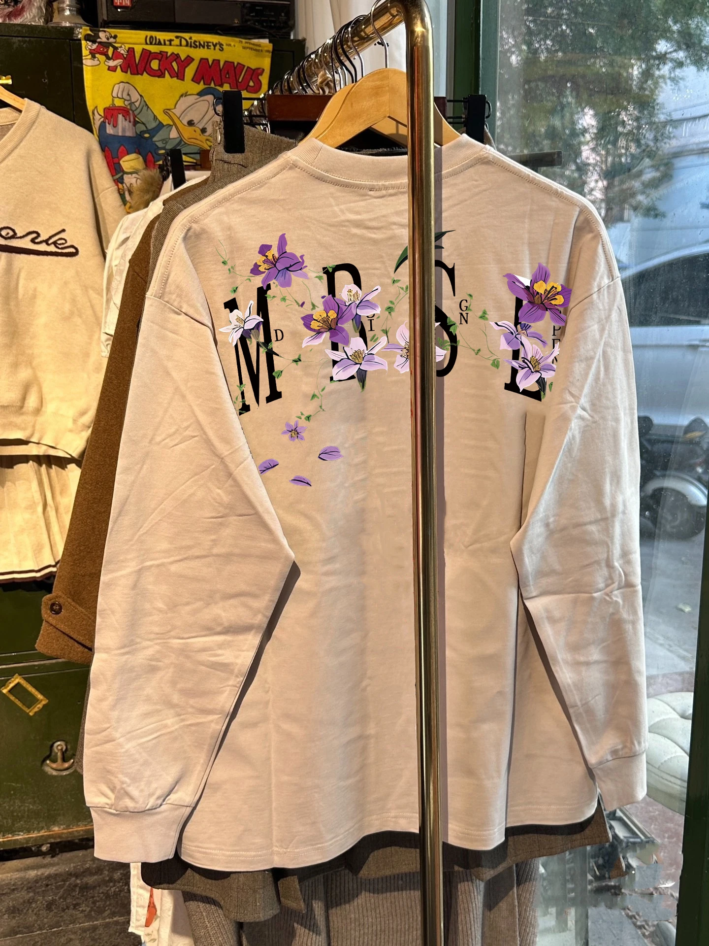 

Креативная футболка с круглым вырезом и длинными рукавами, из чистого хлопка, с принтом букв и цветов, повседневный топ для мужчин, осенняя мода, уличная одежда