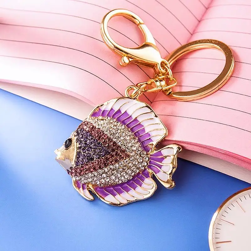 Glitzernder Strass-Fisch-Schlüsselanhänger, goldener Schlüsselring, Themen-Taschenanhänger, Auto-Schlüsselanhänger, modische Schlüsselanhänger-Accessoires – Detail 10