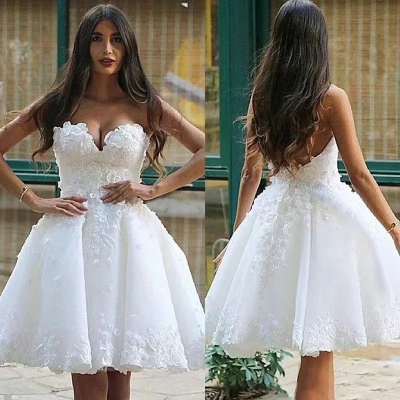 2022 New Charming White A Line Wedding Dresses for Bride Short Sweetheart Florals Bridal Wedding Gowns Open Back Robe De Mariee