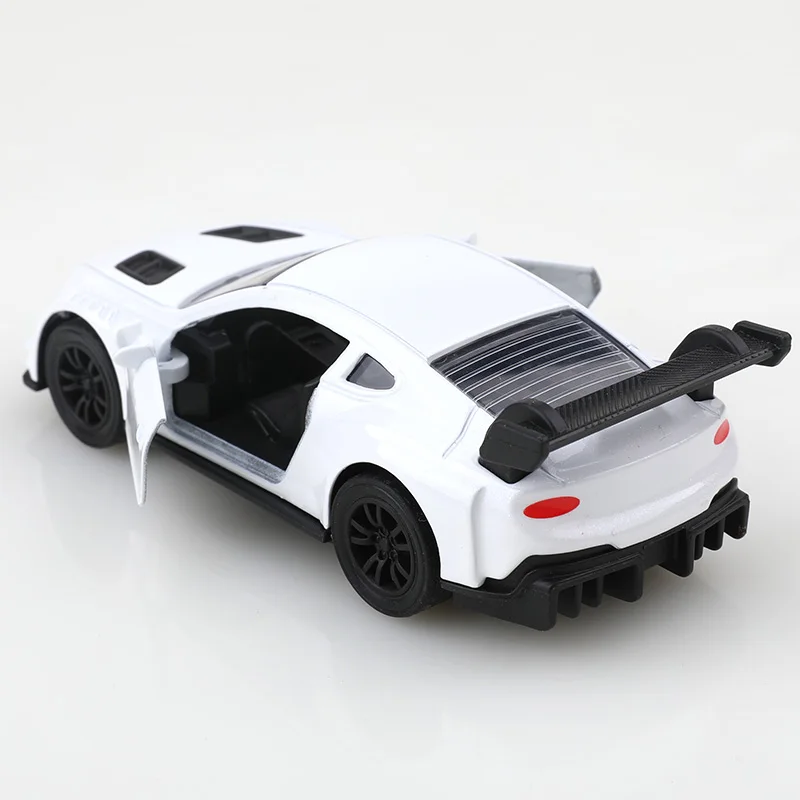 袋入り 1.38 合金製レーシングカー プルバックおもちゃの車、子供のおもちゃ、誕生日プレゼント、子供用プルバックレーシングカー、ハンサム。