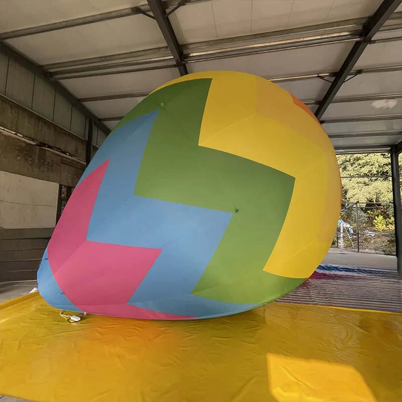 

Надувные шары с компрессорами для украшения торговых центров, площадей и фестивалей на Новый год.