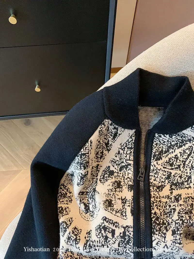 Heavy Embroidery Vintage Jacquard Zipper Sweater Women Autumn Korean Loose Casual Stand Collar Knitted Cardigan Short Coat Top