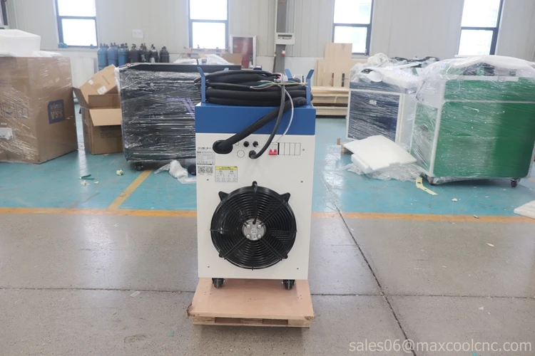 Portable Laser Cleaner 2000W 3000W Metal Rust Cleaning Hand Held Laser Cleaning Machine