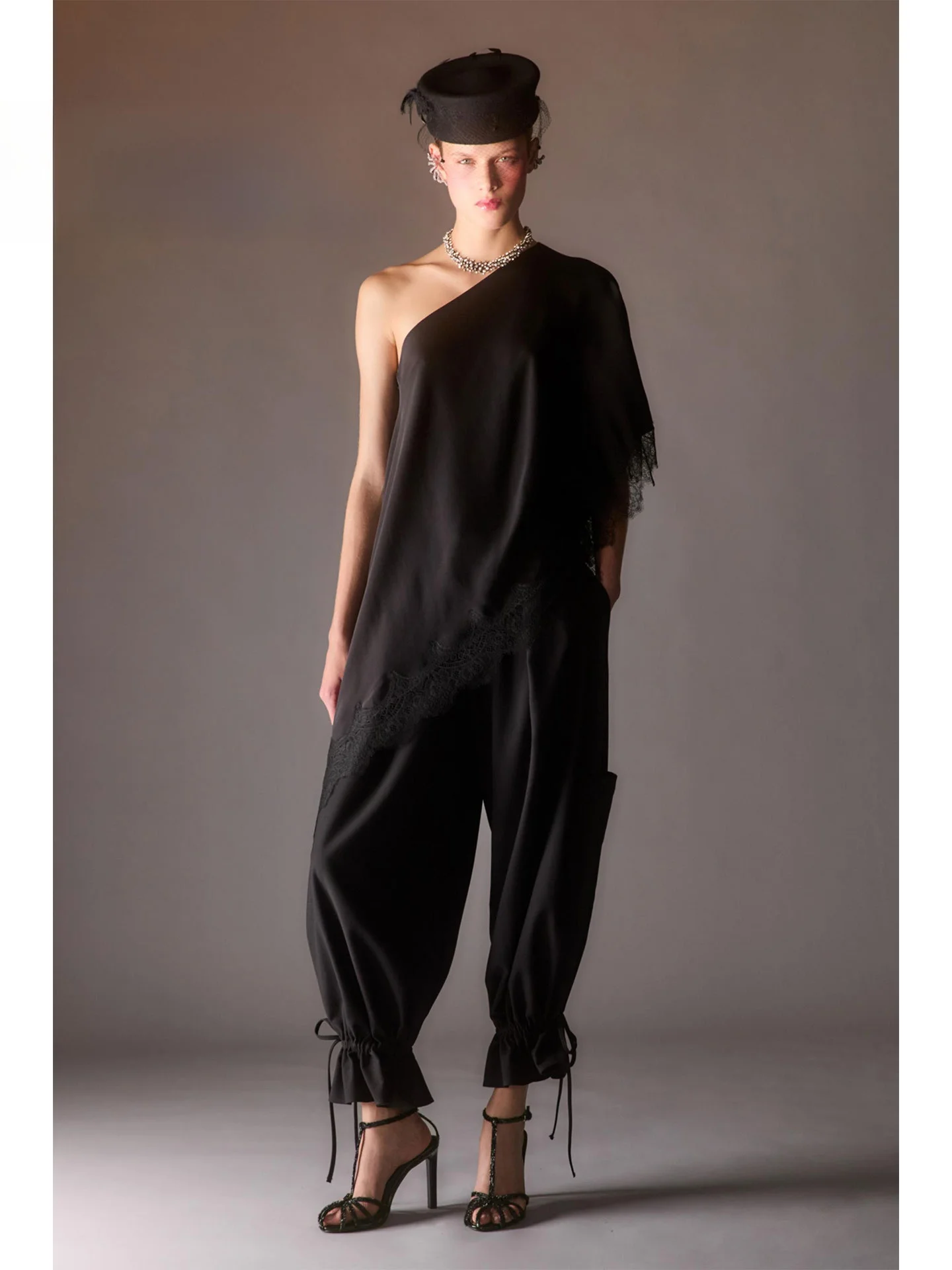 

Spring 2026 Faion Casual Unique Loose Asymmetric Lace Top Women's irt Comfortable Breathable ort Sve Mid-Length