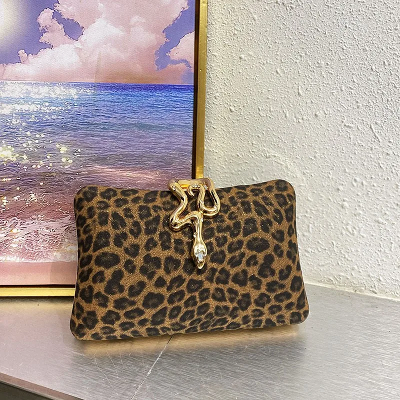 

2025 New Vintage Evening Bags For Women Luxury Chain Shoulder Crossbody Bags Snake Bucket Party Wedding Clutch