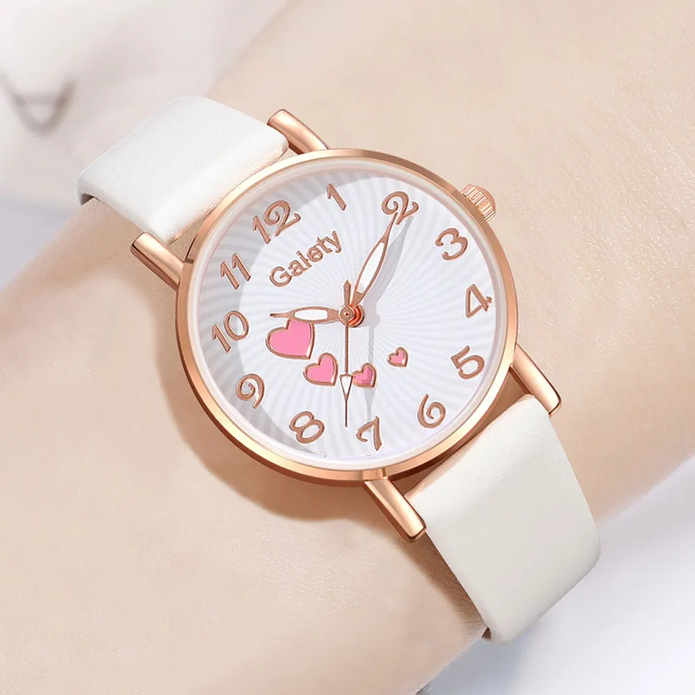 Gaiety 5PCS/Set Fashion Casual Women\'s Watch Pu Belt Quartz Watch Four Heart Dial Watch Daisy Bracelet Set Girl\'s Gift