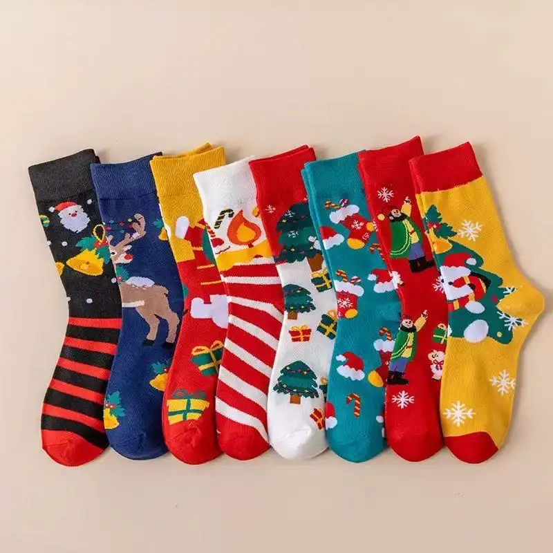 1/3/5/10 Pairs Random Women Classic Christmas Elements Cartoon Stripe Letter Pattern Comfortable Breathable Mid‑Calf Socks