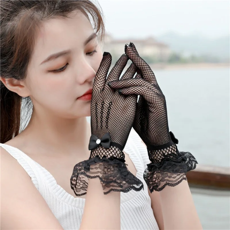 Female Thin Fishnet Mesh Gloves Women Black White Summer Uv-proof Gloves Fashion Ruffle Full Finger Lace Mittens HLST05