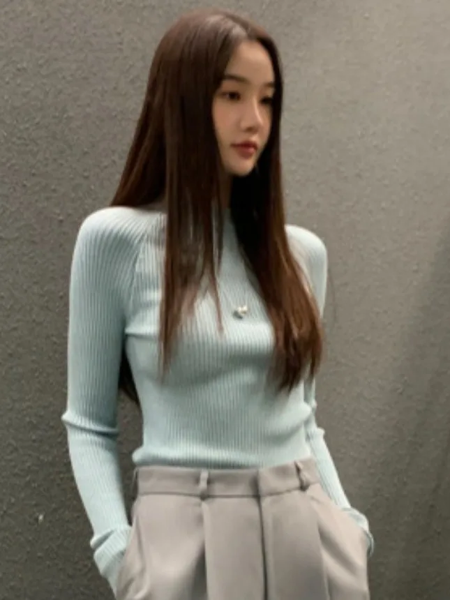 

Chic Spring Women's Long Sve Knitted Sweater Slim Fit round Ne Ba Hollow out Design Button Detailing Commute Sle