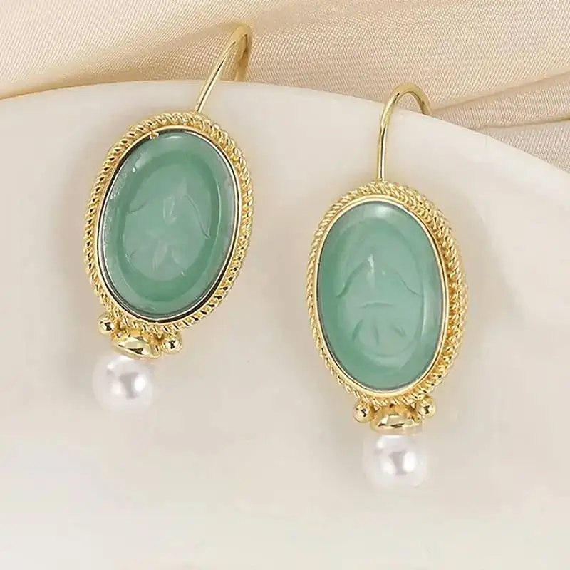 Huitan Luxus-Tropfenohrringe für Damen, Party, Verlobung, elegante künstliche Perlen, Accessoires, goldfarben, bezaubernder täglicher Schmuck