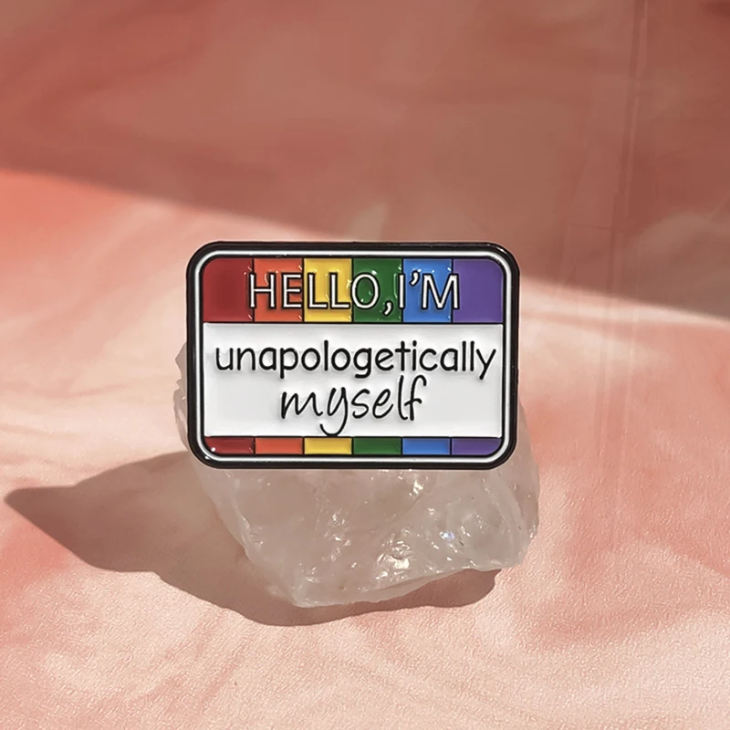 Personalizzato unapologotamente me stesso pini distintivi di risvolto orgoglio arcobaleno colore scatola di dialogo gioielli ciao sono Super Gay spilla smaltata