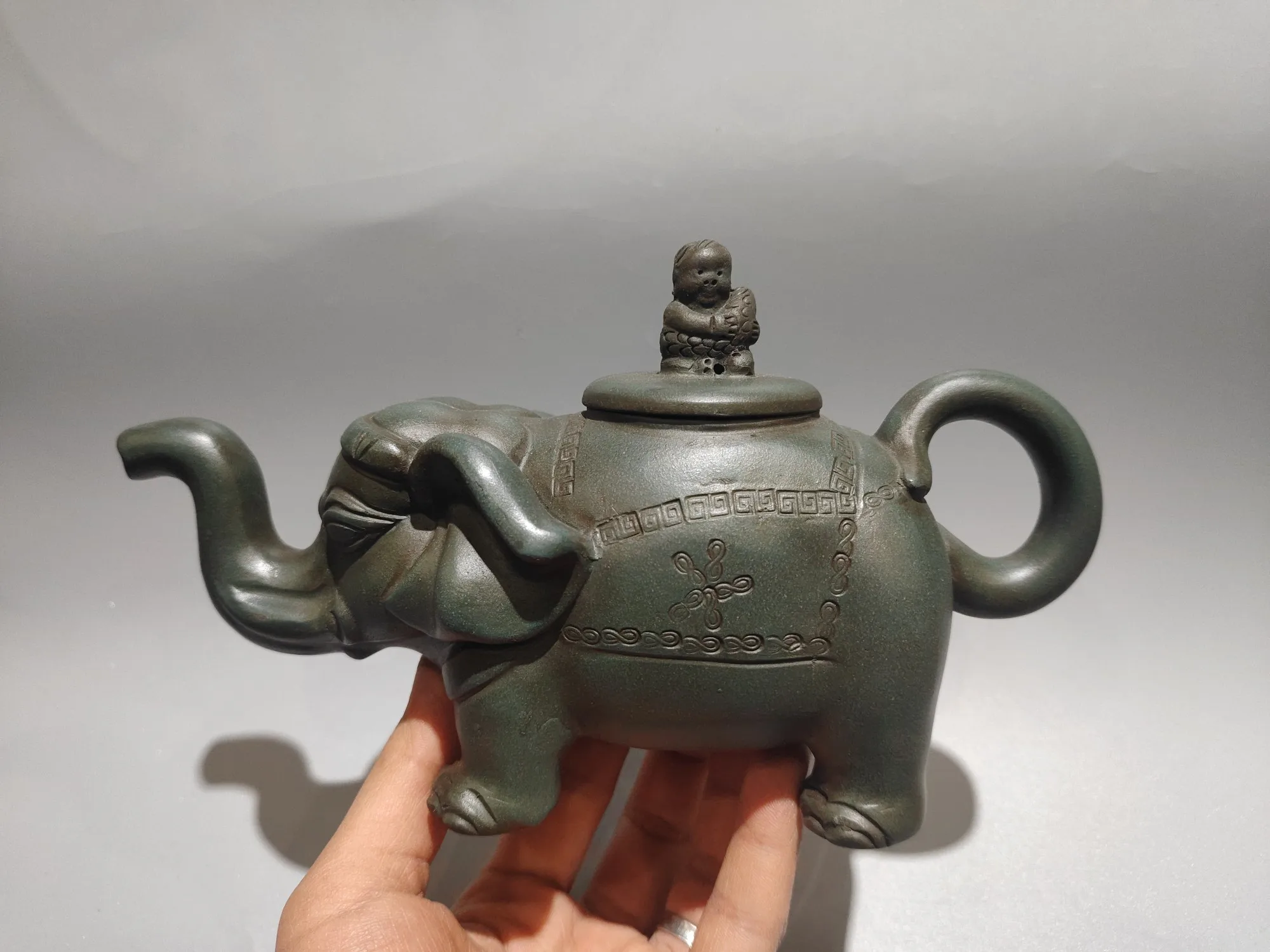 Yixing Purple Clay Teapot Lucky Elephant Statue Pot Lucky and Auspicious Elephant Pot Kettle Tea Maker Amass wealth