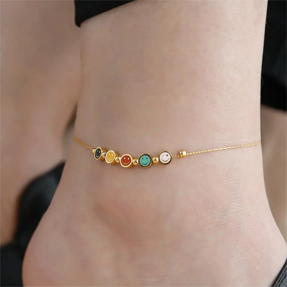 New Foot Jewelry Luxury Smile Color Chain Anklet for Women Fashion Korean Ankle Bracelet Barefoot Sandals 2024