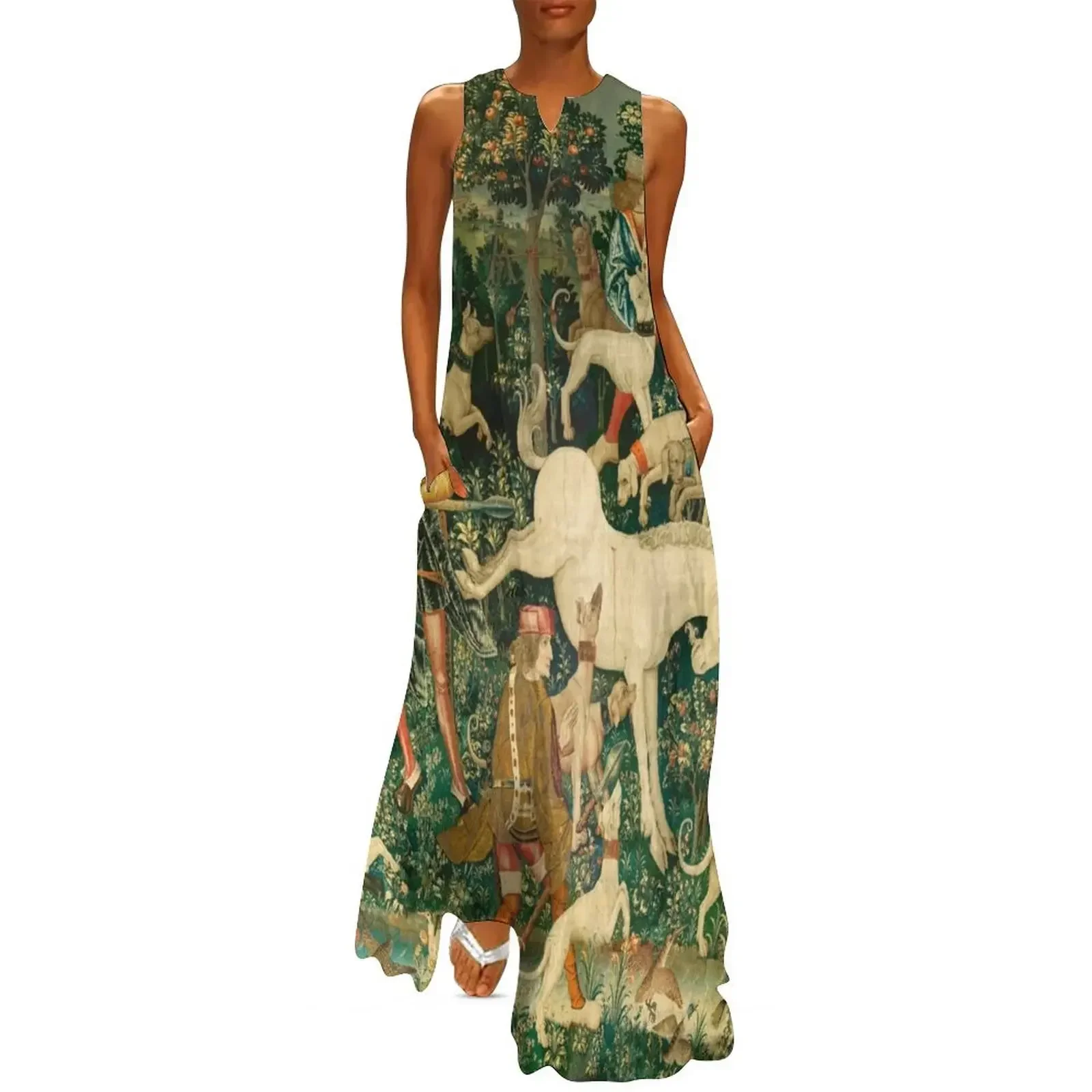 

The Hunt of the Unicorn Tapestry. The unicorn defends himself (From Unicorn tapestries) Long Dress Evening dresses Dress