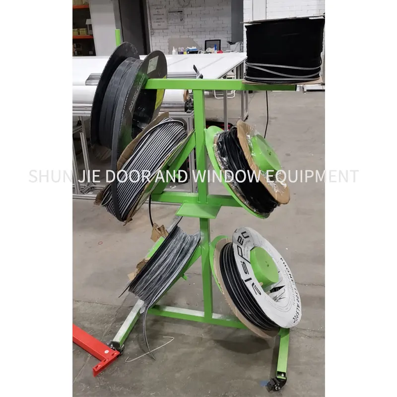 

Деревянная дверь, уплотнительная лента из алюминиевого сплава, тележка для защиты от атмосферных воздействий, резиновая тележка для оборотника для фабрики