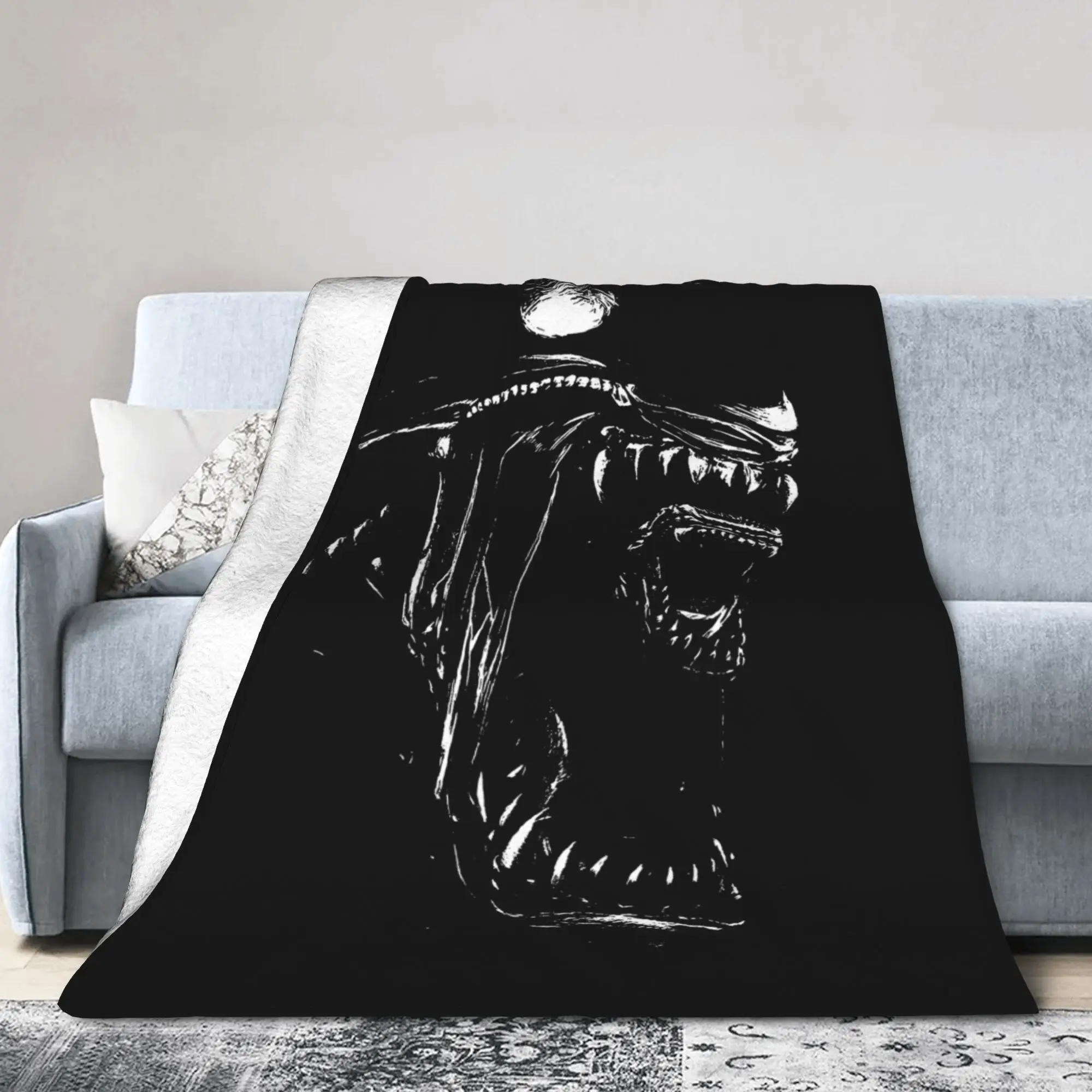 Alien Movie Xenomorph Blankets Flannel Autumn/Winter  Portable Super Soft Throw Blankets for Sofa Office Rug Piece