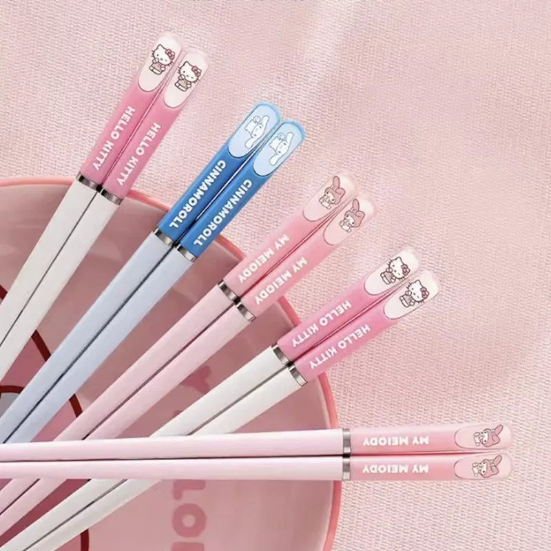 3 Pairs Anime Sanrios çubuklarını Hello Kitty benim melodi Cinnamoroll Kawaii kullanımlık çift suşi gıda Chopstick ev sofra