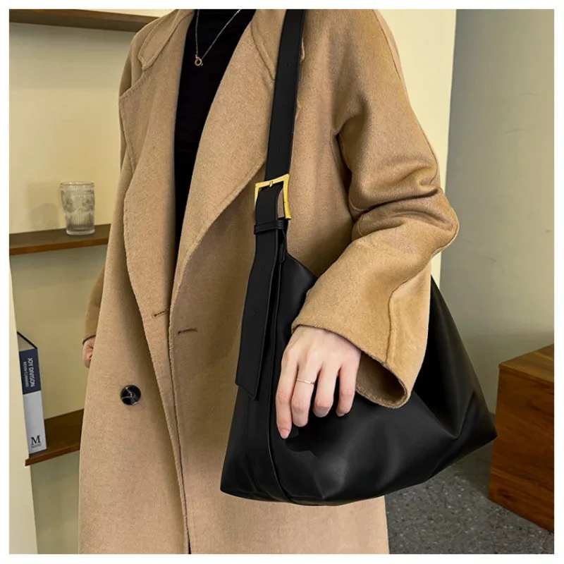 Women's Leather Tote Bag with Large Capacity Simple and Versatile Commuting Bag Fashion Shoulder Crossbody Bags for Women Bolsas