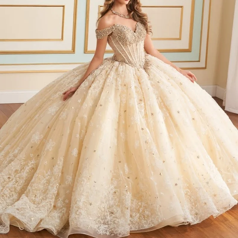 Robe de Quinceanera jaune clair, épaules dénudées, fleur 3D, paillettes de cristal, décalcomanie, longue queue, robes de 15 Quinceanera ﻿ Personnaliser