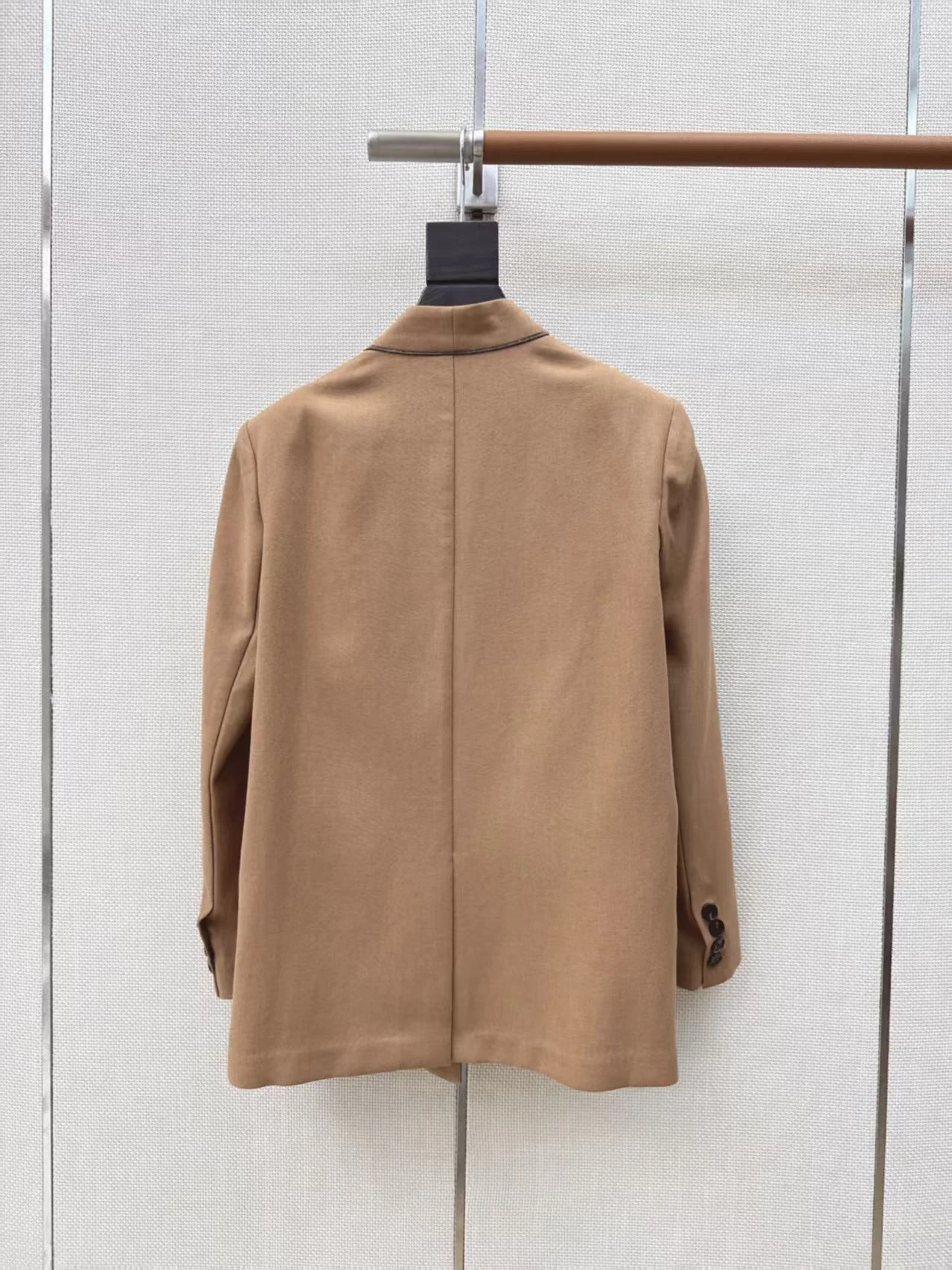 New vintage style collarless diagonal suit with custom hardware buttons, Italian style loose camel color premium coat for women