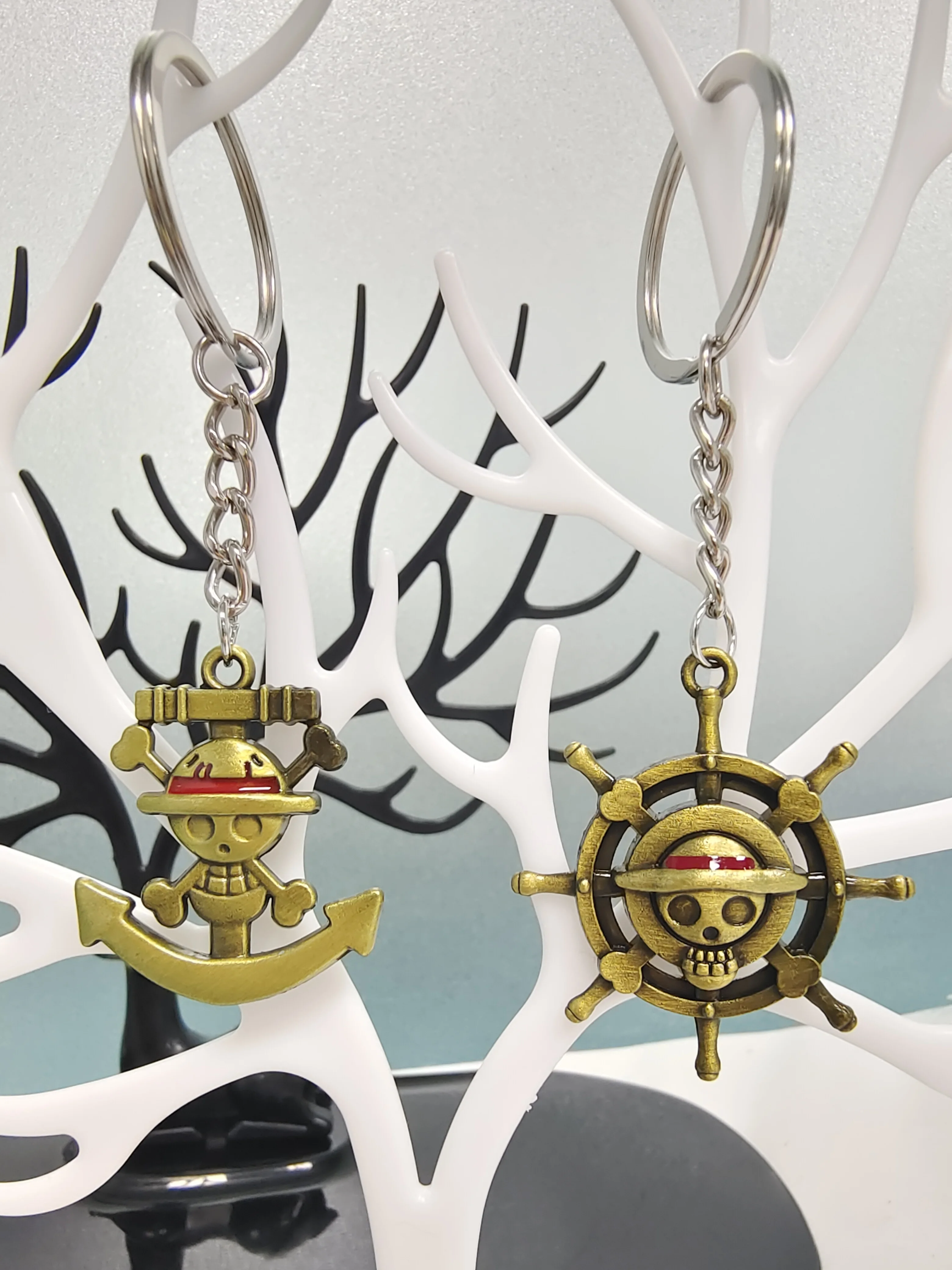 One Piece Keychain Skull Ship Anchor Alloy Keyring Straw Hat Monkey D. Luffy Pirate Ship Logo Exquisite Drip Oil Car Keychain