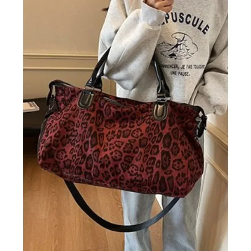 2024 Hot Trendy Leopard Personality Travel Shoulder Bags Large Capacity Dry and Wet Separation Super Cool Tote Bags dla kobiet