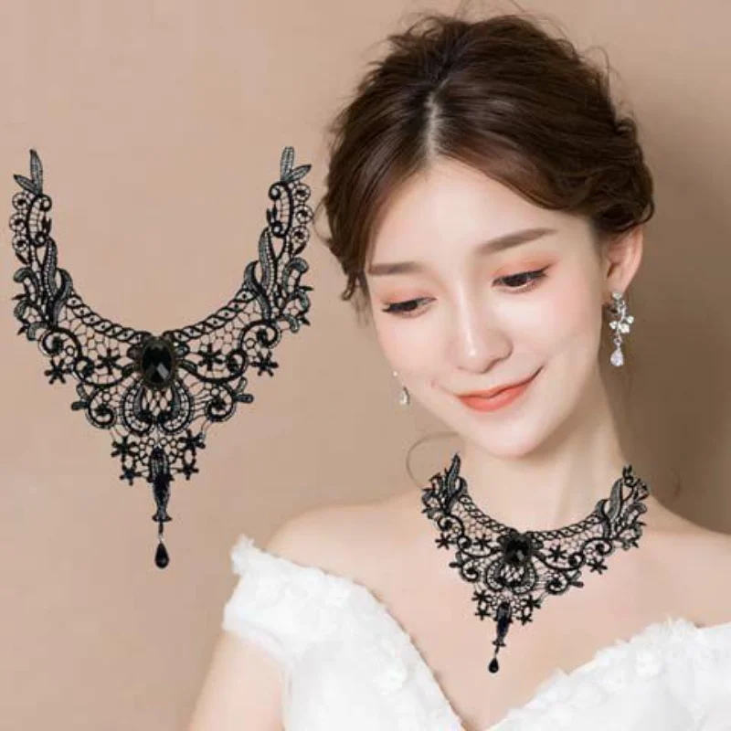 Korean Fashion Velvet Choker Necklace for Women Vintage Sexy Lace Necklace with Pendants Gothic Fashion Tassels Clavicular Chain