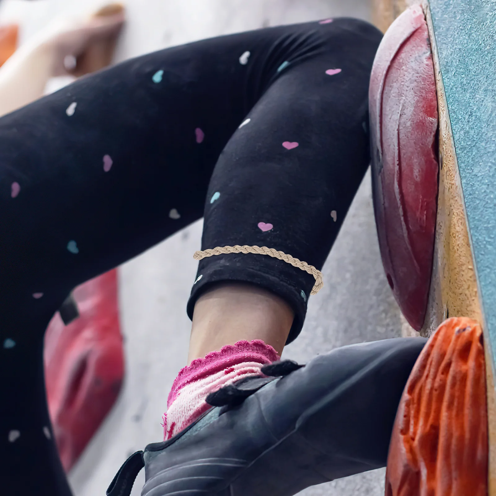 

4Pcs Outdoor Leg Binding Rope Elastic Boot Straps 4Mm Thick Adjustable Blousing Garter Bands for Camping Cycling Hiking