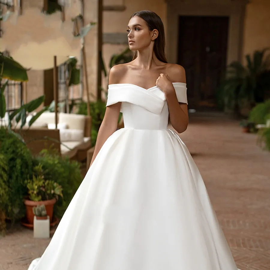 Vestidos De novia elegantes 2025, satén sencillo con hombros descubiertos, escote en forma De corazón fruncido, vestido De novia De cola larga, Vestidos De novia personalizados