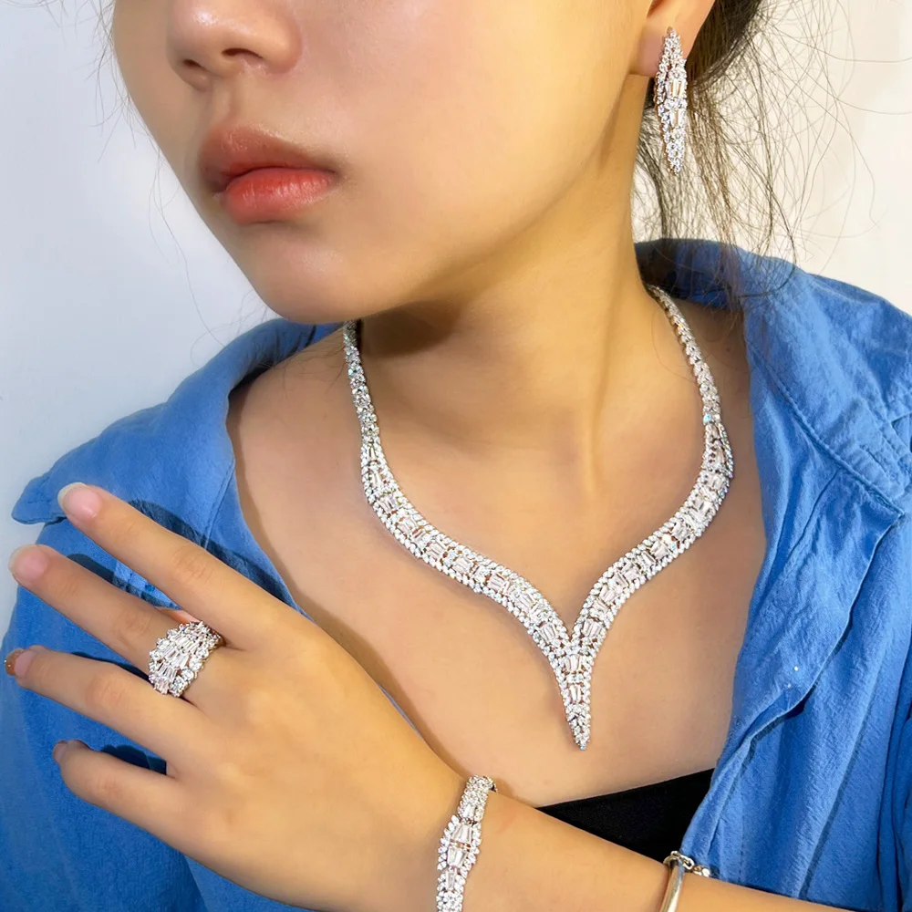 

Pera Luxury Nigerian White Cubic Zirconia Long Leaf Design Pendant 4Pcs Wedding Necklace Earrings Set for Women Accessories J567
